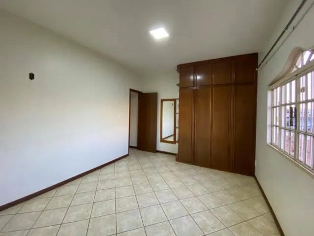 Imagem 2: Vendo Ou Alugo Excelente Casa com 5 Quartos, Qne 32 Taguatinga!