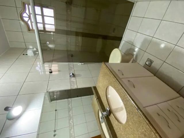 Imagem 3: Vendo Ou Alugo Excelente Casa com 5 Quartos, Qne 32 Taguatinga!