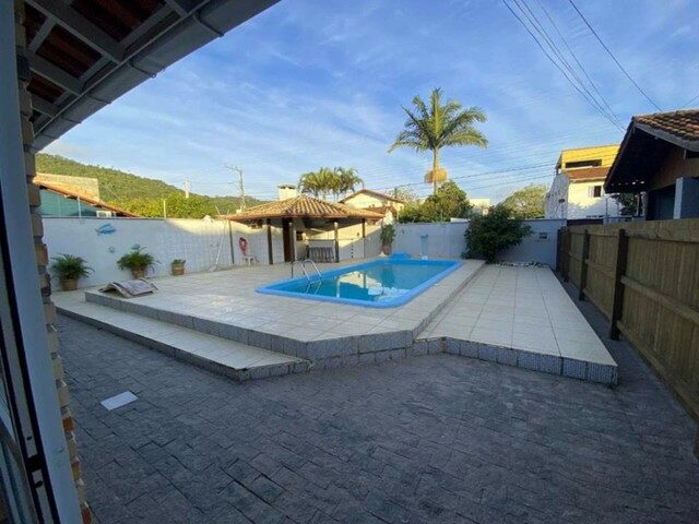 Imagem 4: Imóvel Alto Padrão 5/4 com Piscina