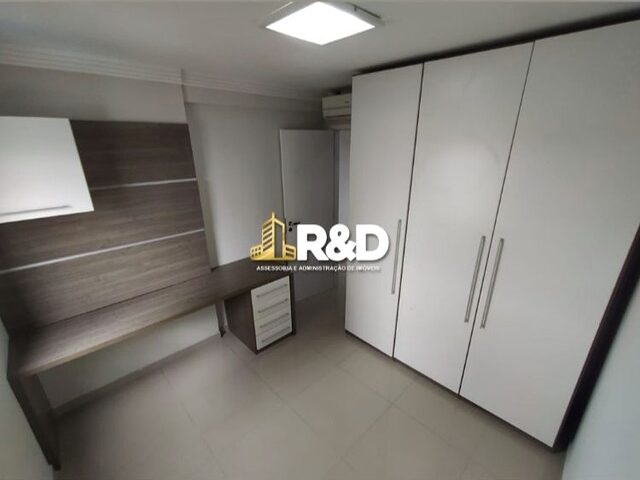 Imagem 16: Apartamento no Corais de Candelária 98 Metros com 3 Quartos Reformado no Porcelanato Com