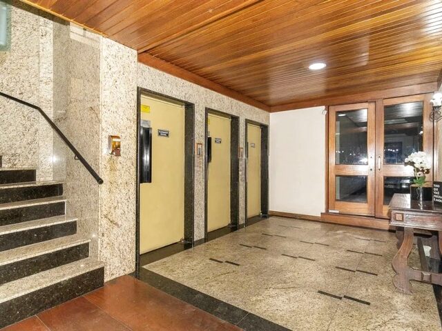 Imagem 3: Apartamento para Alugar em Cidade Baixa com 118 M² e 3 Dormitórios/Quartos Available