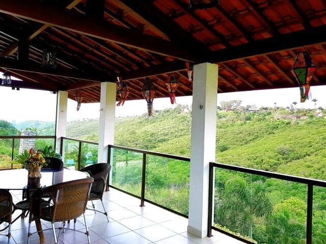 Imagem: A casa em condomínio possui 4 Dormitórios, 2 Suítes, 4