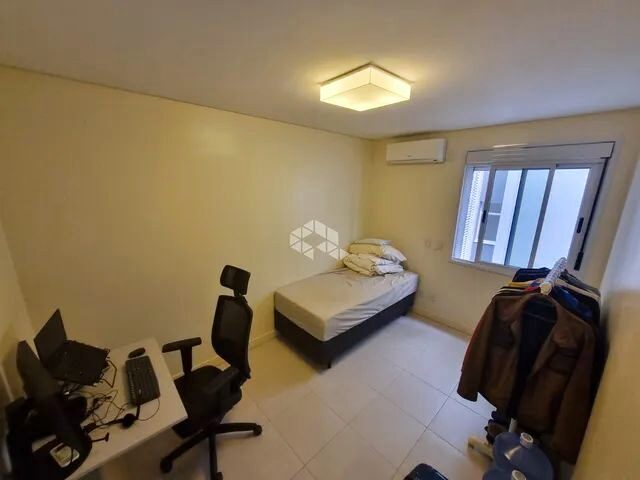 Imagem 8: Apartamento com Vista Panorâmica com 2 Dormitórios e 1 Suíte a Venda - Centro