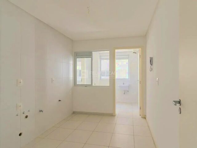 Imagem 2: Apartamento 03 Dormitórios (01 Suíte) e com 2 Vagas, na Praia Comprida São José