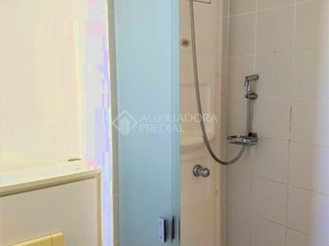 Imagem: O apartamento possui 2 Dormitórios, 1 Banheiro, 1 Vaga na