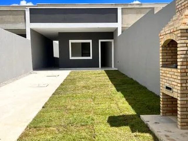 Imagem: A casa possui 2 Dormitórios, 1 Suíte, 2 Banheiros, 4