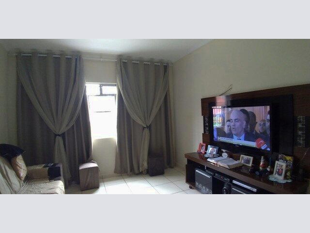 Imagem: A casa possui 2 Dormitórios, 2 Suítes, 3 Banheiros, 1