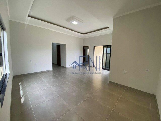 Imagem 1: Casa com 4 Quartos, Sendo 1 Suíte para Alugar, 164 M² por R$ 3.000/Mês - Dermat