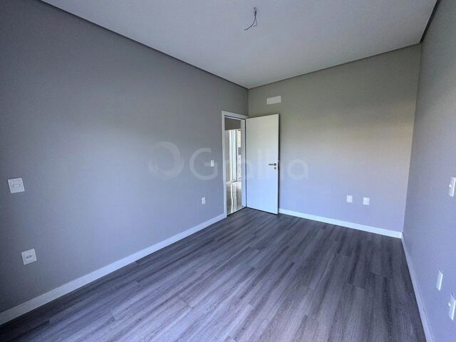 Imagem 14: Casa Residencial de 4 Quartos Sendo 3 Suites com 378,90M² nos Ingleses