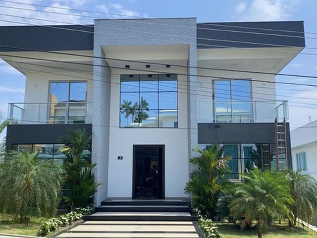Imagem: Mansão Triplex em Condomínio de Luxo em