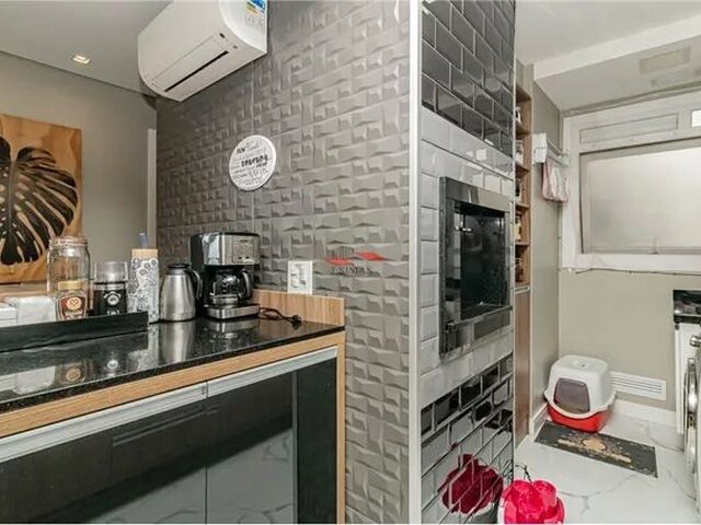 Imagem 1: Apartamento (Padrão), com 3 Quartos e 2 Banheiros À Venda, 76 M² em Porto Alegre/Rs
