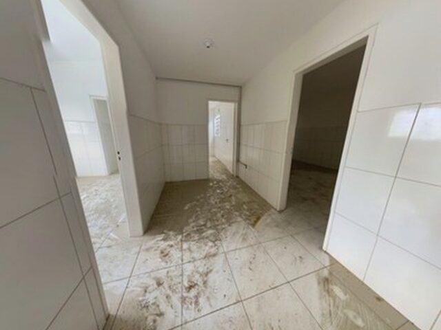 Imagem 11: Casa 9 Salas Galpão / depósito com 2 banheiros