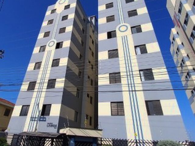 Imagem: O apartamento possui 1 Dormitório, 1 Banheiro, 2 Vagas na