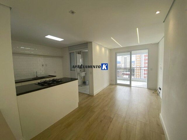 Imagem: O apartamento possui 2 Dormitórios, 1 Suíte, 2 Banheiros,