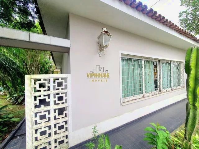 Imagem: A casa possui 3 Dormitórios, 1 Suíte, 3 Banheiros, 5