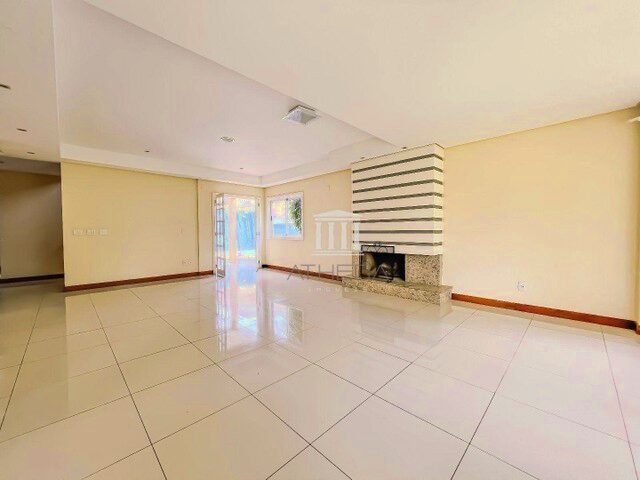 Imagem 4: Casa com 4 Dormitórios À Venda, 341 M² por R$ 1.600.000,00 - Várzea - Teresópolis/Rj