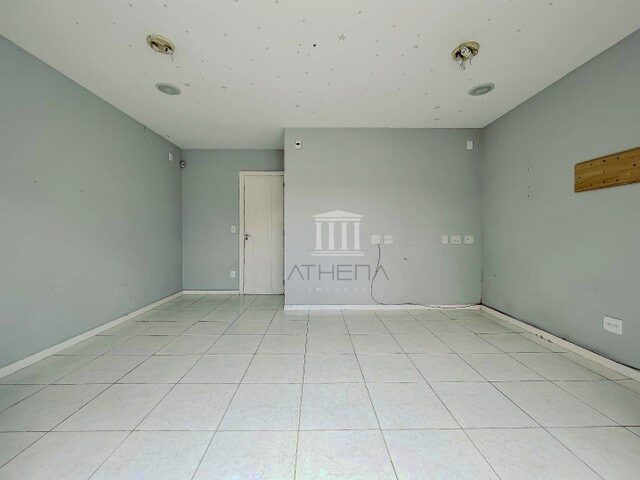 Imagem 10: Casa com 4 Dormitórios À Venda, 341 M² por R$ 1.600.000,00 - Várzea - Teresópolis/Rj