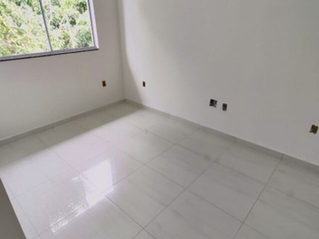 Imagem 15: Sobrado com Fundo para Área Verde, Passagem pela Lateral e Bom Espaço de Terreno