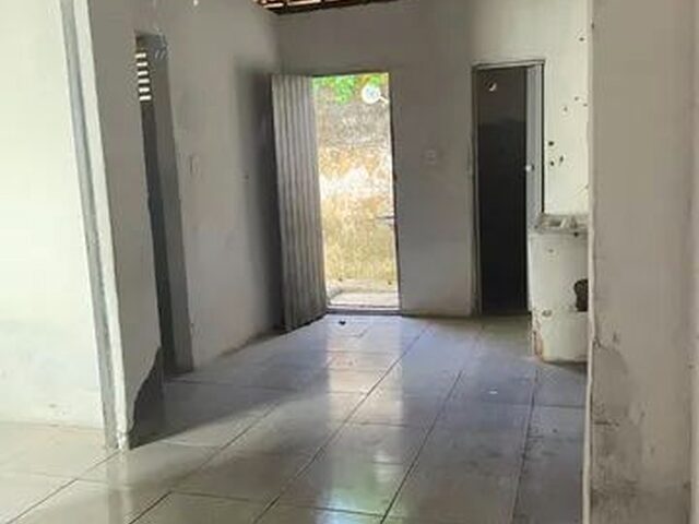 Imagem: A casa possui 2 Dormitórios, 1 Banheiro e está localizado