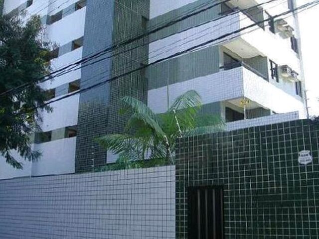 Imagem: O apartamento possui 2 Dormitórios, 1 Suíte, 1 Banheiro,