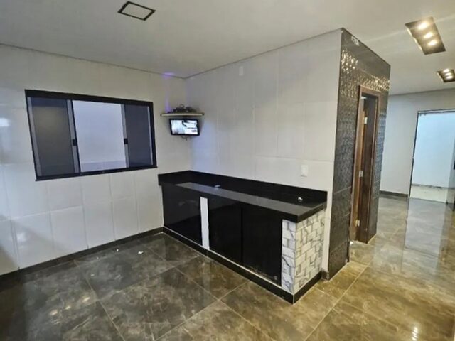 Imagem 3: Casa a Venda em Planaltina Go Escriturada e Registrada (Passivo de Habite-Se). * Garagem