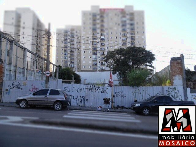 Imagem: O terreno possui 1.400m² de Área e está localizado em