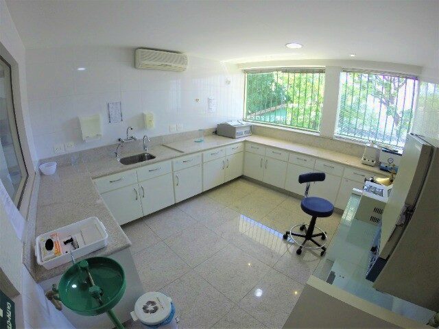 Imagem 4: Vendo Imóvel Comercial Pronto para Clínica com 380M² e 9 Vagas Exclusivas - R