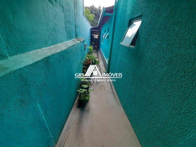 Imagem 12: Excelente Casa com 04 Quartos, 03 Suítes e 02 Vagas e Aquecedor Solar À Venda no Bairro