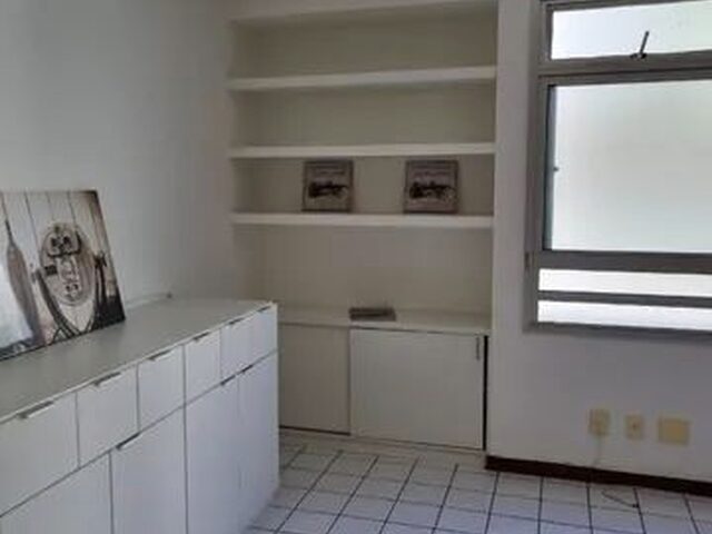 Imagem 5: Ótima Kit na 912 Norte com Muitos Armários. Garagem Coberta