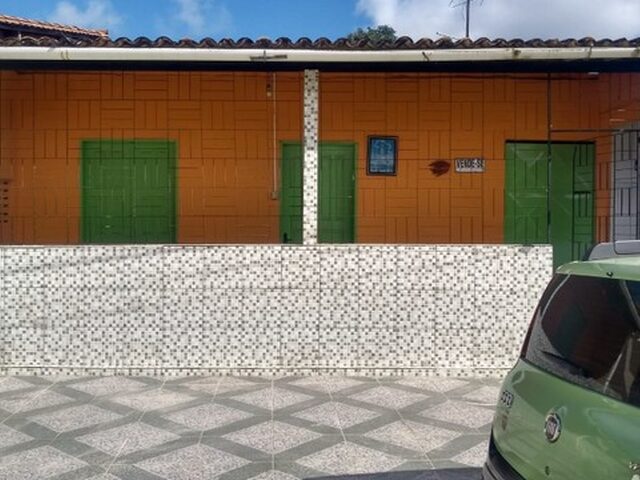 Imagem: A casa possui 2 Dormitórios, 1 Banheiro e está localizado