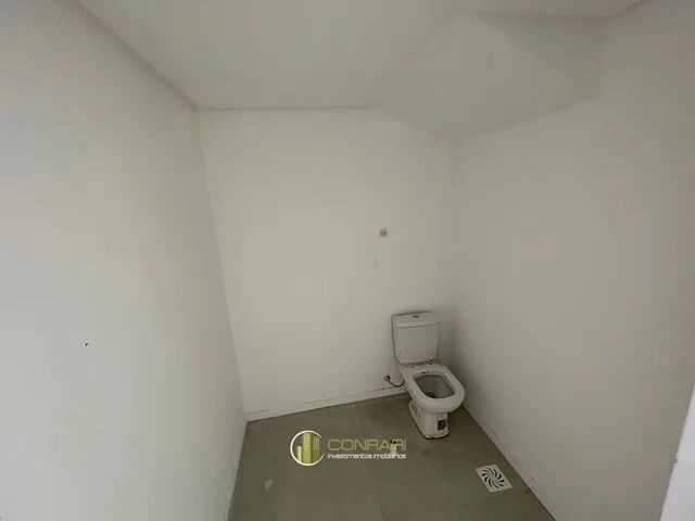 Imagem 7: Sala Comercial Anual na Meia Praia
