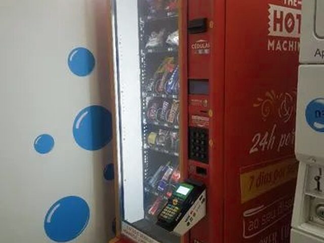 Imagem 13: Ótima Kit na 912 Norte com Muitos Armários. Garagem Coberta