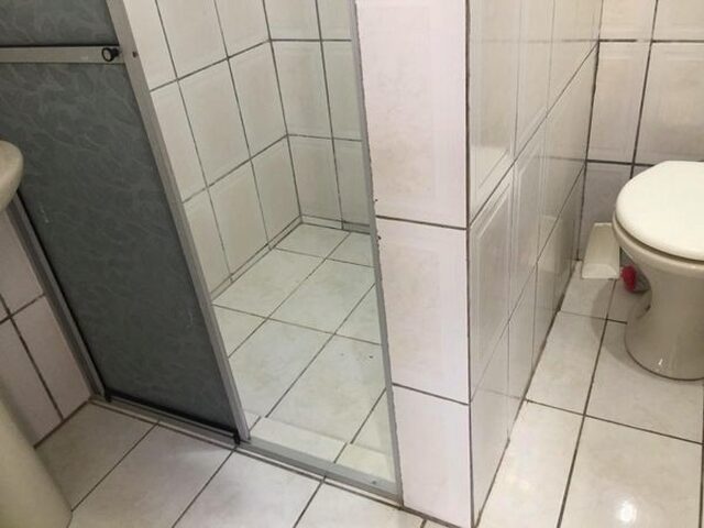 Imagem 14: Casa Assobradada com 4 Quartos - Bairro em Londrina