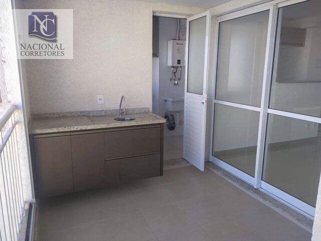 Imagem: O apartamento possui 3 Dormitórios, 1 Banheiro, 2 Vagas na