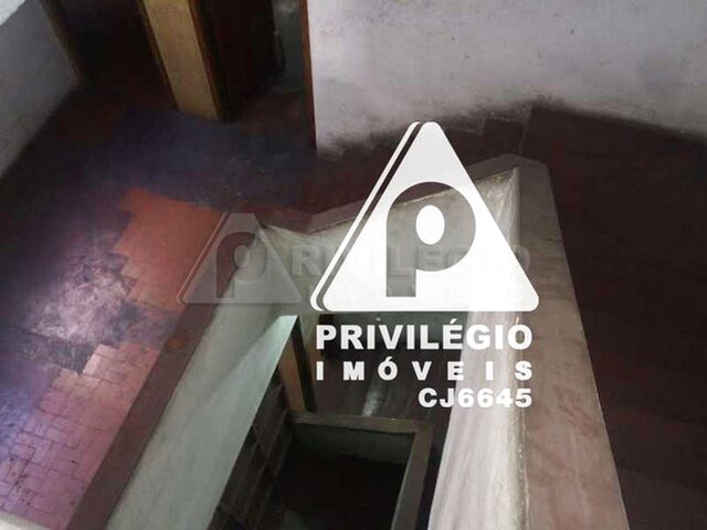 Imagem 2: Privilégio Imóveis Vende Ou Aluga: Prédio Composto de 3 Andares com Aproximadamente