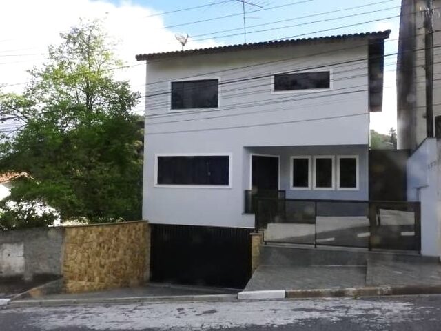 Imagem: A casa em condomínio possui 3 Dormitórios, 1 Suíte, 3