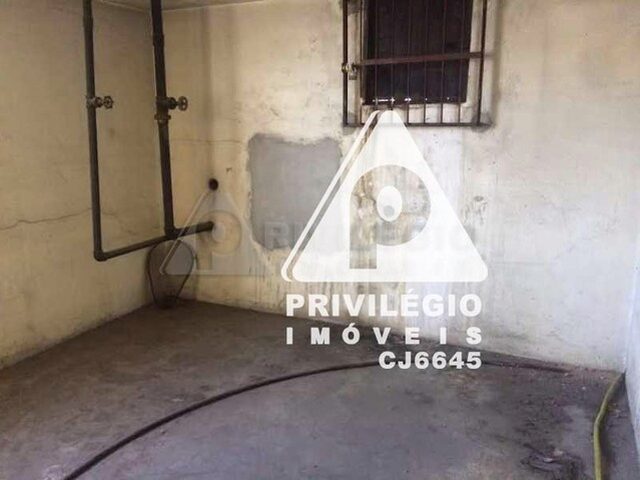 Imagem 11: Privilégio Imóveis Vende Ou Aluga: Prédio Composto de 3 Andares com Aproximadamente
