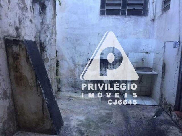 Imagem 10: Privilégio Imóveis Vende Ou Aluga: Prédio Composto de 3 Andares com Aproximadamente