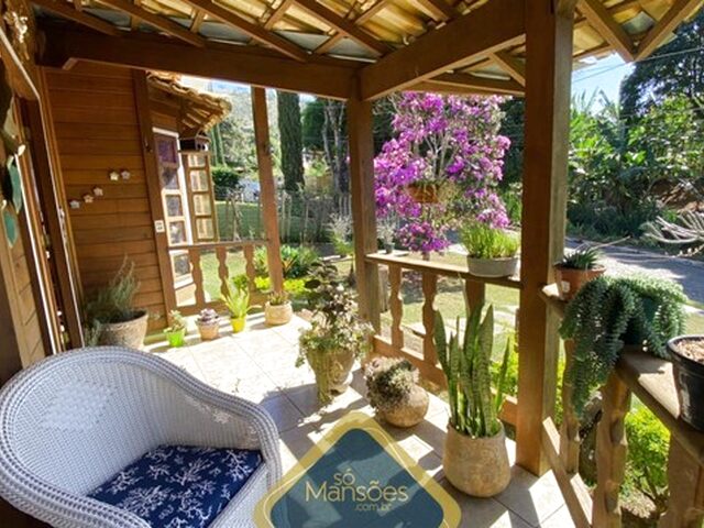 Imagem: Linda Casa de Madeira À Venda no Veredas