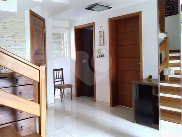Imagem 13: Vende-Se Residência 464M² Construídos, Quintal com Frutíferas e Horta.