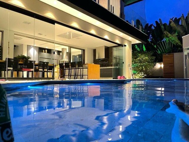 Imagem: Casa com 6 Dormitórios À Venda na Riviera