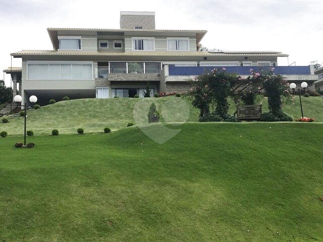 Imagem: Casa À Venda, 5 Quartos, 5 Suítes, 2 Vagas