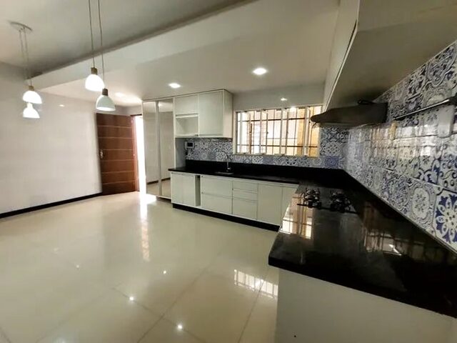 Imagem 5: Casa para Aluguel Possui 250 Metros Quadrados com 3 Quartos em Centro - Alagoinhas - Ba