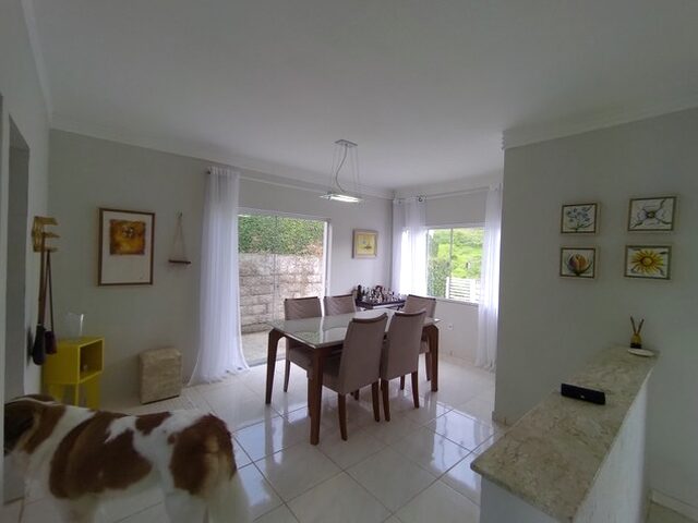 Imagem 8: Casa com 3 Quartos (1 Suíte), Armários Planejados, Garagem, Jardim...