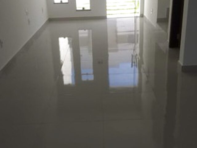 Imagem 11: Casa Duplex 3 Quartos / 88 M2 em Condomínio Fechado ! Financia !