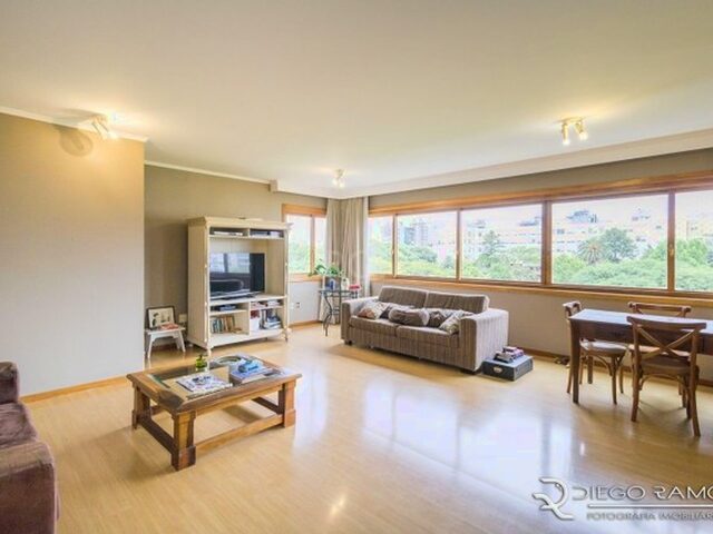 Imagem: Porto Alegre - Apartamento Padrão - Auxiliadora