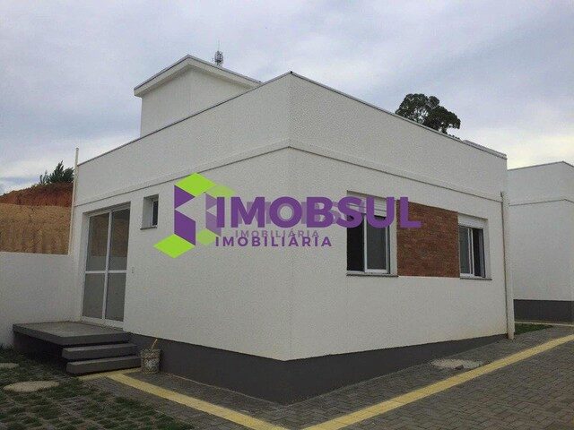 Imagem: A casa possui 2 Dormitórios, 1 Banheiro, 1 Vaga na