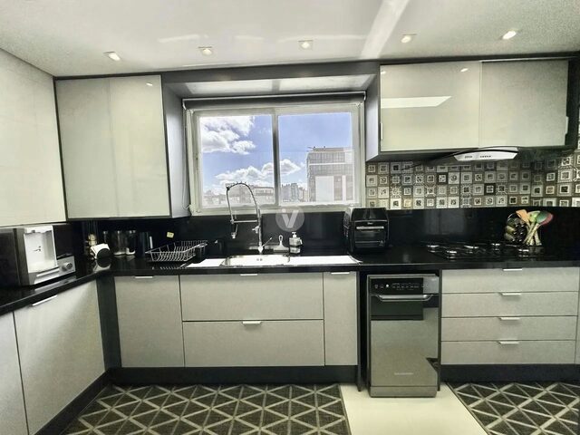 Imagem 8: Lindo Apartamento de 2 Dormitórios com 2 Vagas, Semi-Mobiliado!