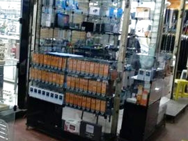 Imagem 3: Vendo Box na Feira dos Importados Bloco B 523