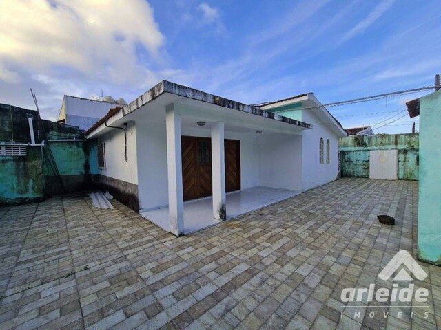 Imagem: A casa possui 3 Dormitórios, 2 Suítes, 3 Banheiros, 3